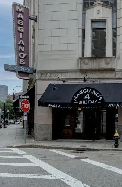 Exterior de Maggiano’s Little Italy en Boston